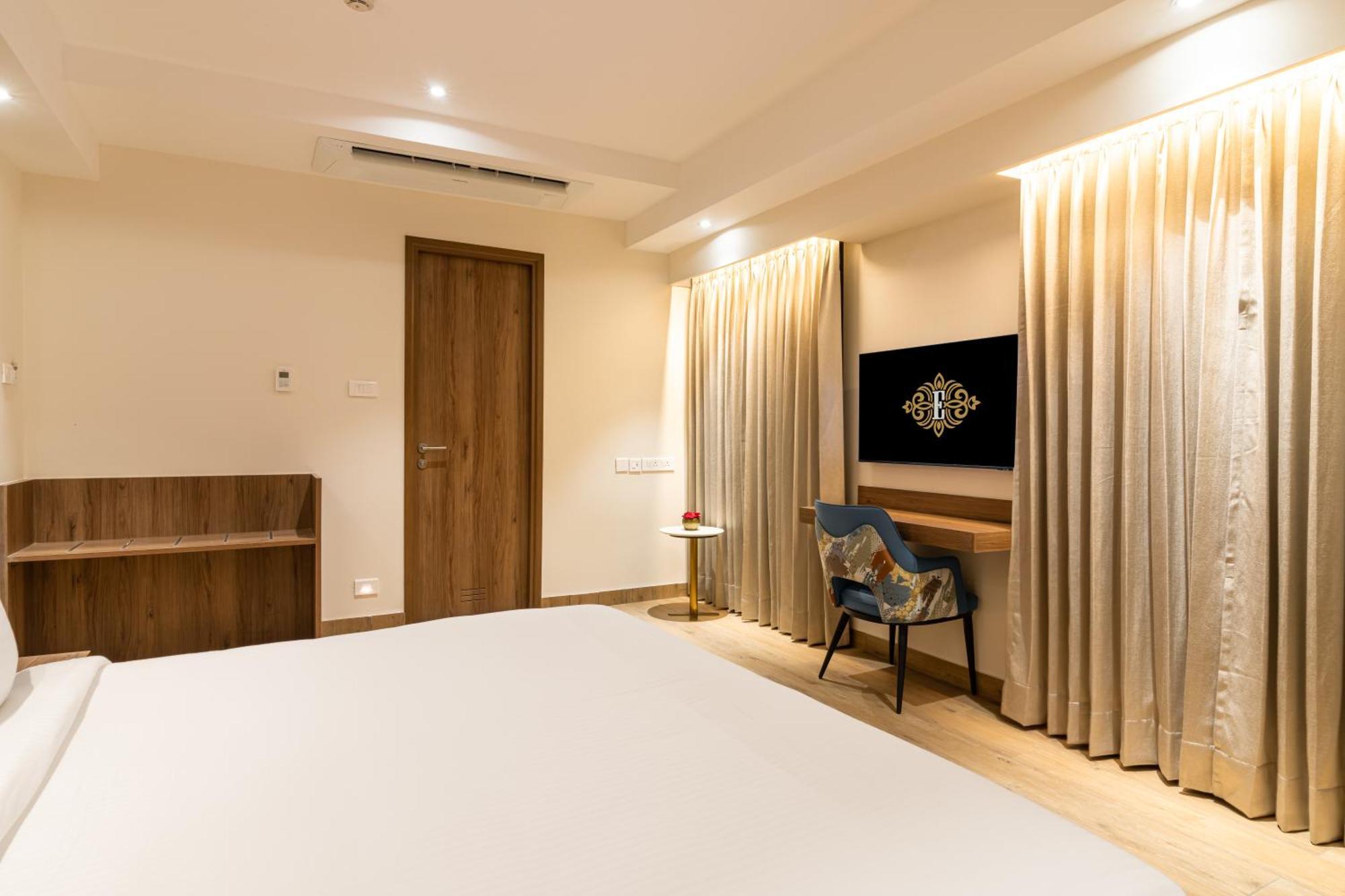 Royal Embassy Hotel Erode Exterior photo